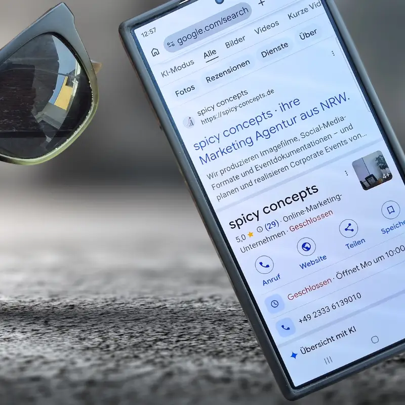 Bild von einem Smartphone, welches spicy concepts mit der Bewertung 5,0 bei 29 Rezensionen anzeigt.